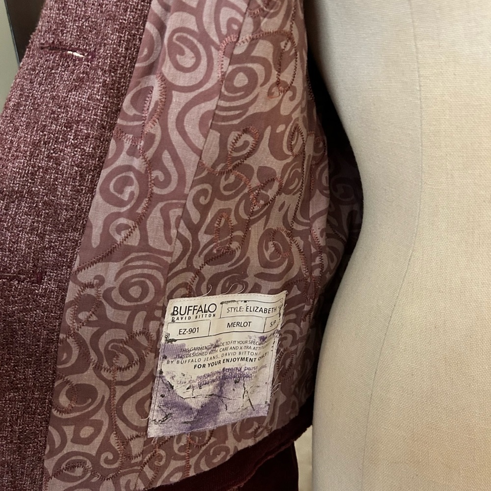Blazer - Picture 5 of 7